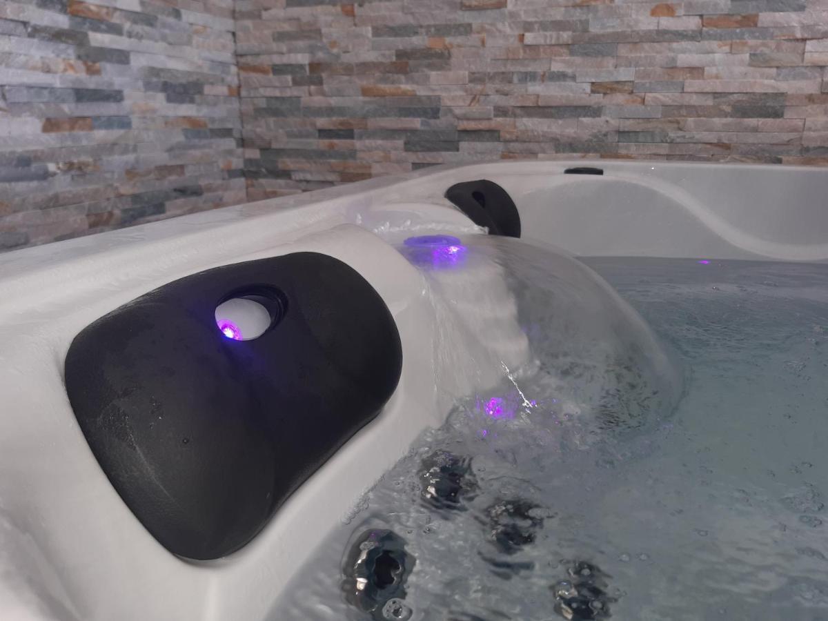 Adorelys Sejour Bien Etre - Spa Et Massage Saint-Cassien  ภายนอก รูปภาพ